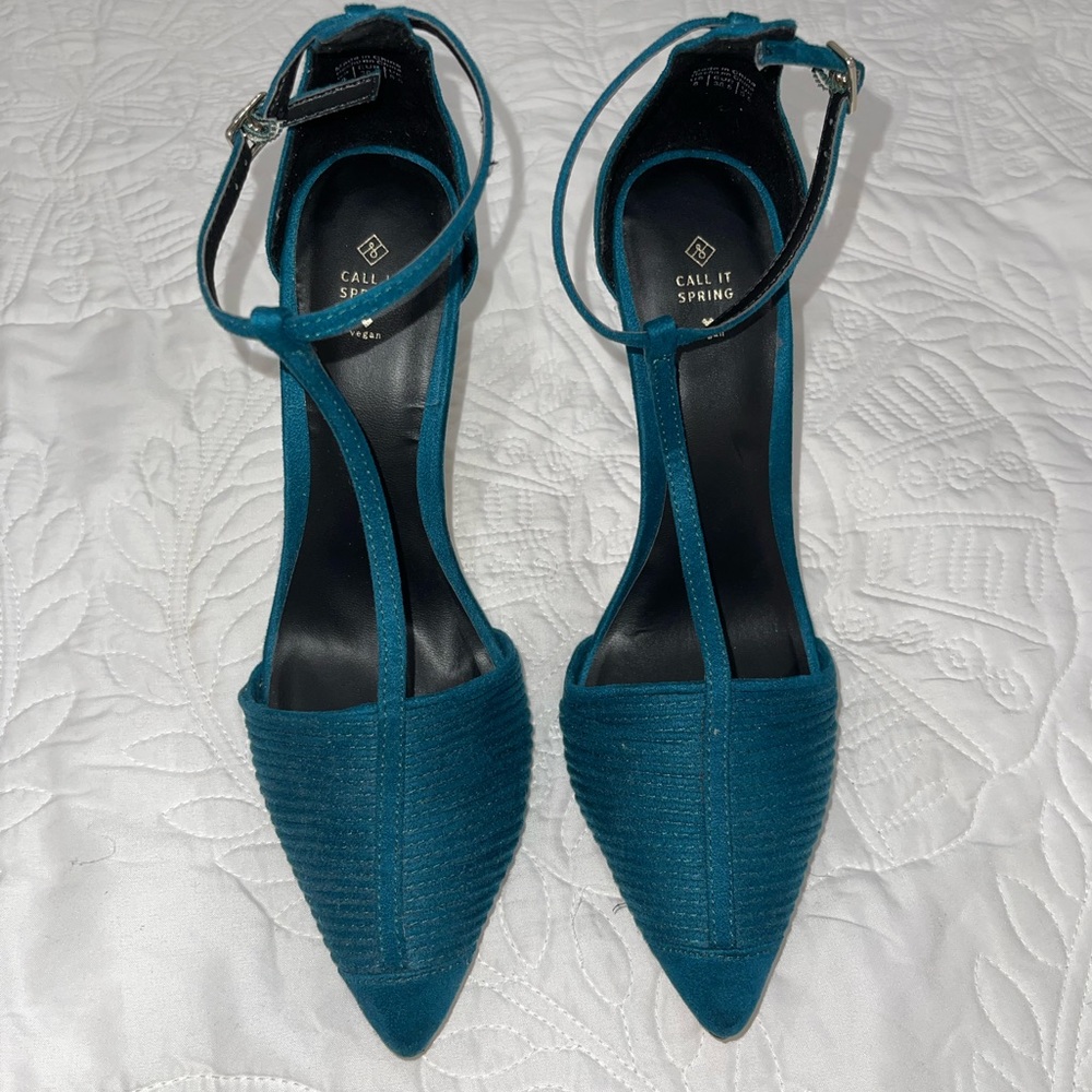 CALL IT SPRING HEELS SIZE 8